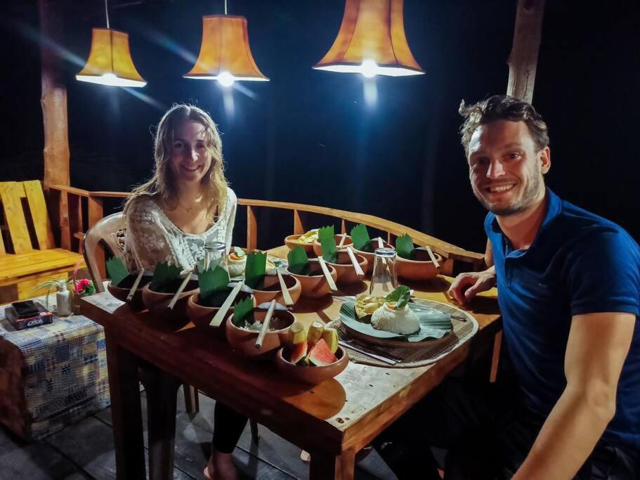Experience The Comforts Of An Amazing Treehouse Сигирия Екстериор снимка