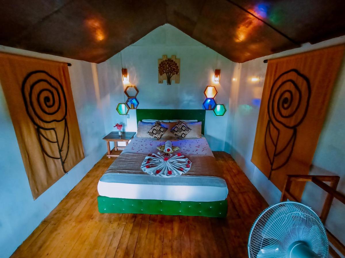 Experience The Comforts Of An Amazing Treehouse Сигирия Екстериор снимка
