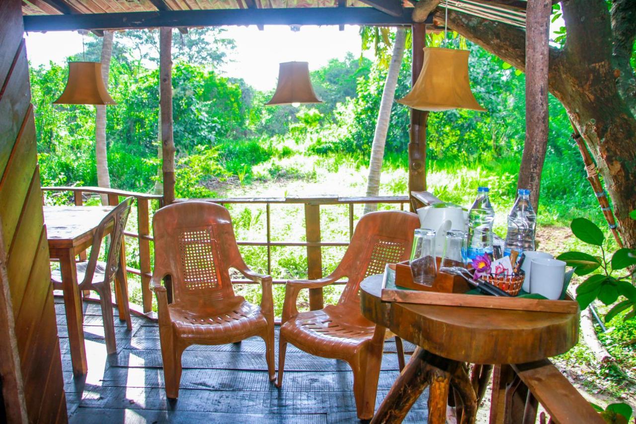Experience The Comforts Of An Amazing Treehouse Сигирия Екстериор снимка