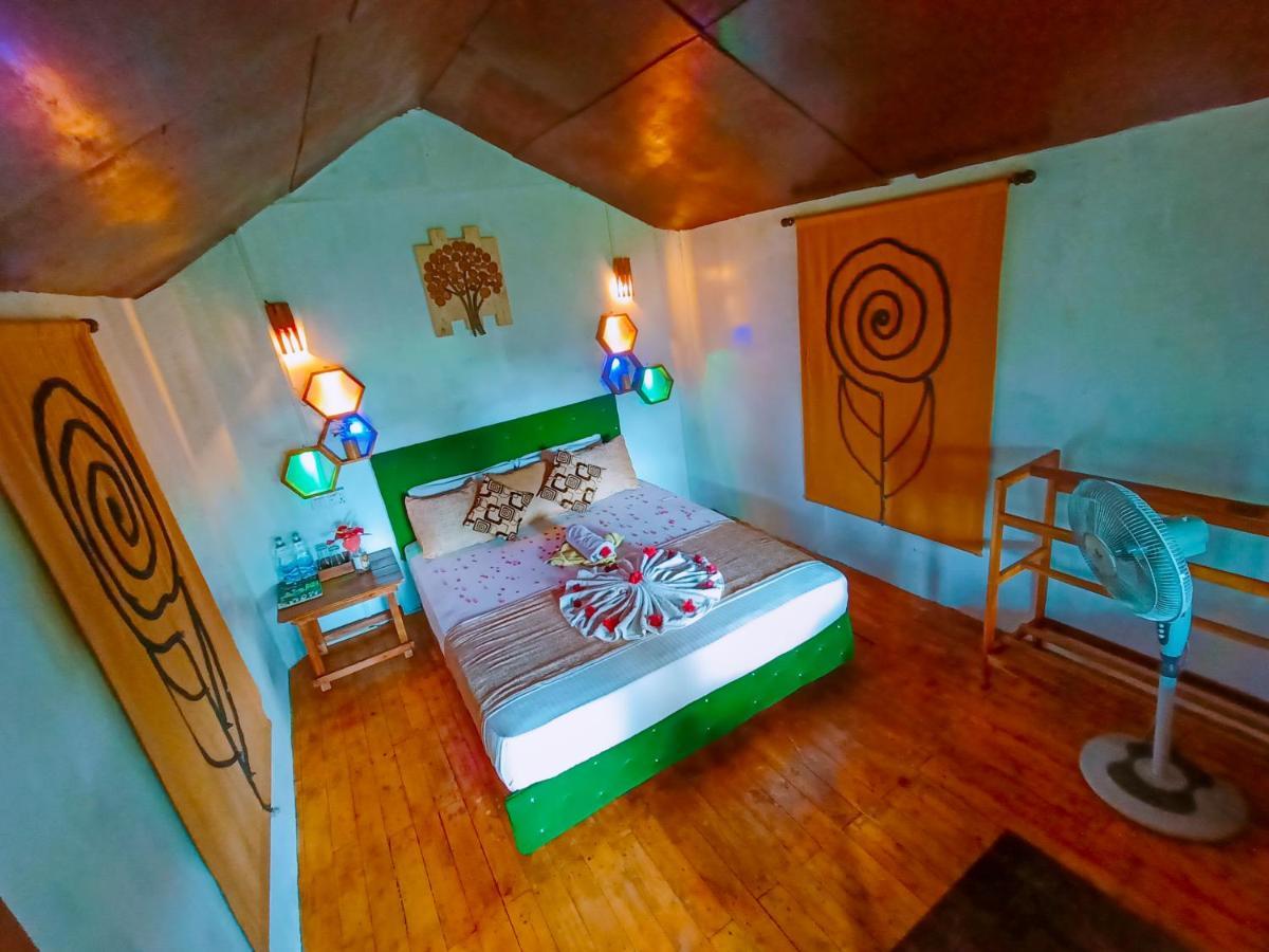 Experience The Comforts Of An Amazing Treehouse Сигирия Екстериор снимка