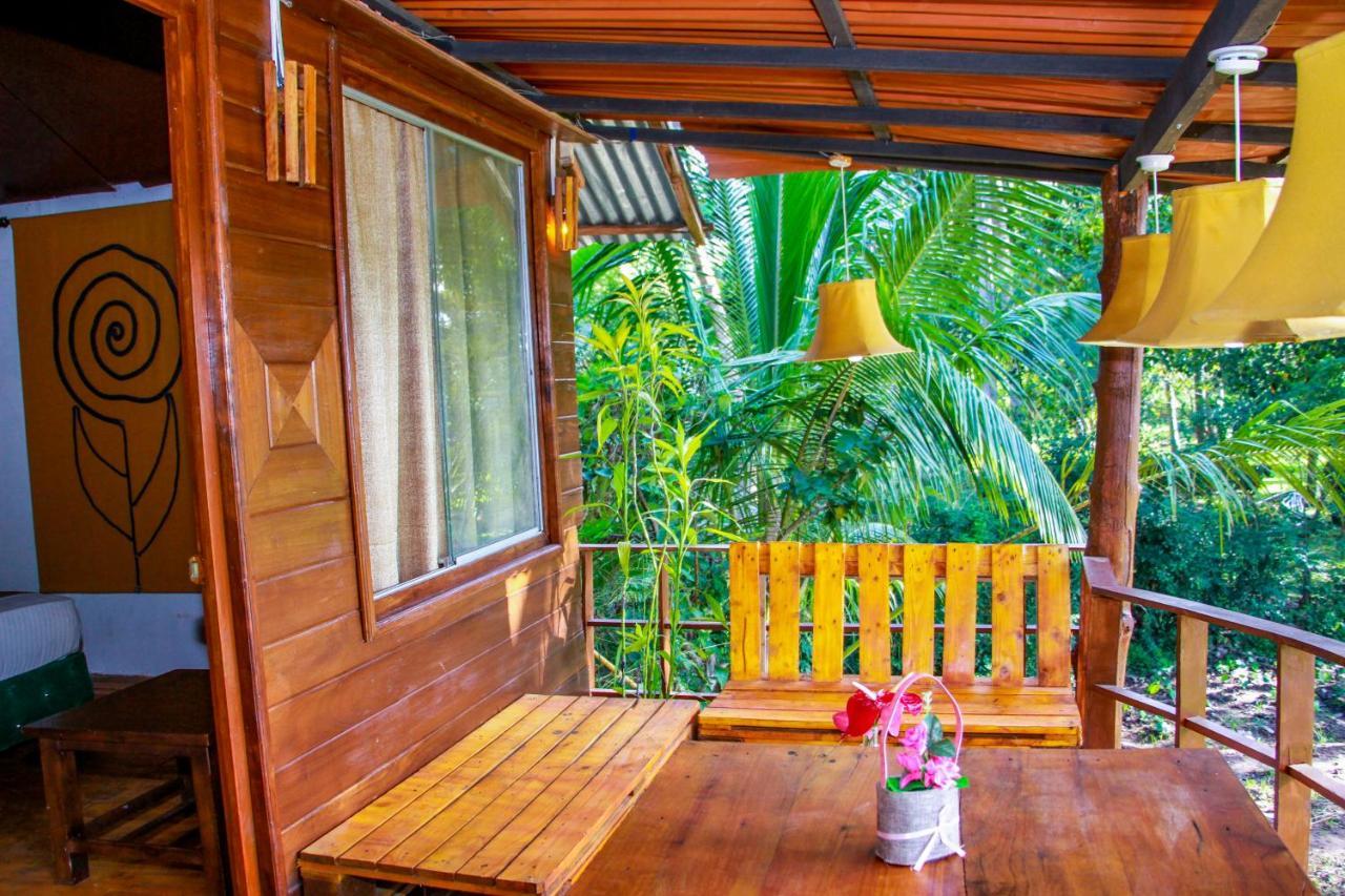 Experience The Comforts Of An Amazing Treehouse Сигирия Екстериор снимка