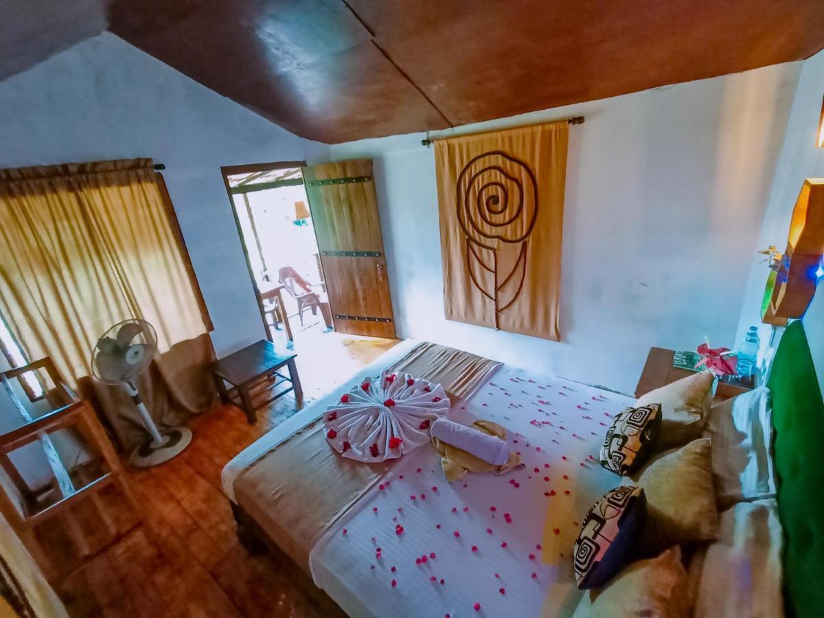 Experience The Comforts Of An Amazing Treehouse Сигирия Екстериор снимка