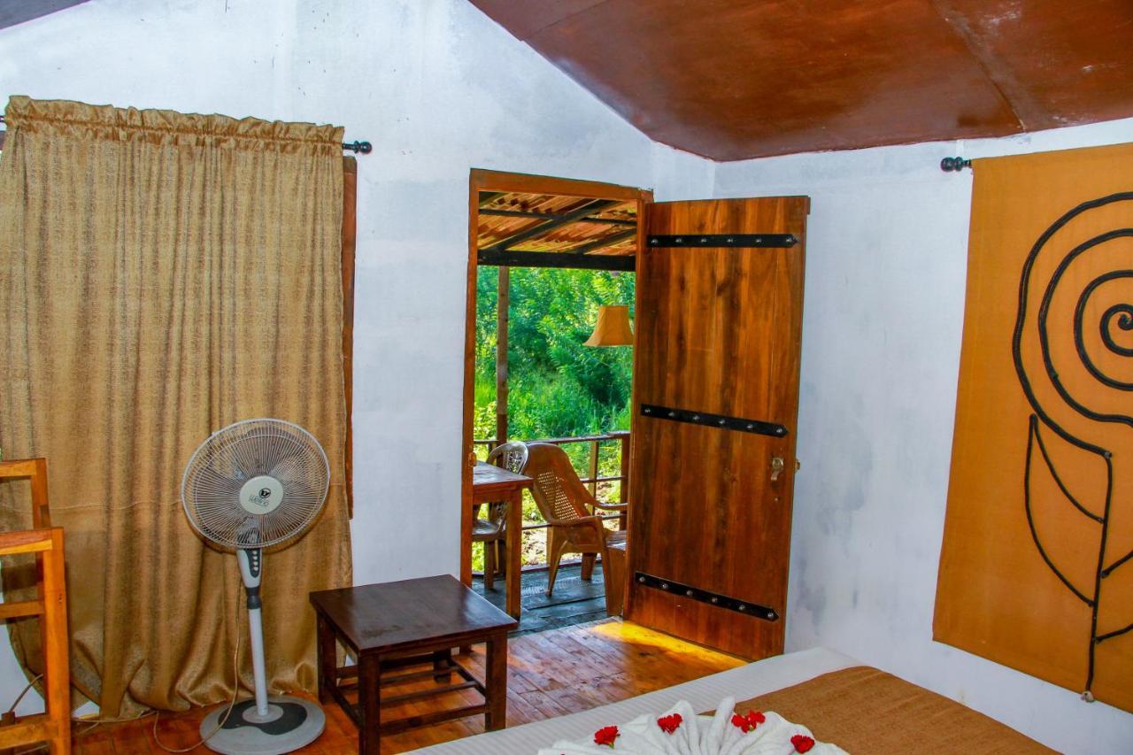 Experience The Comforts Of An Amazing Treehouse Сигирия Екстериор снимка