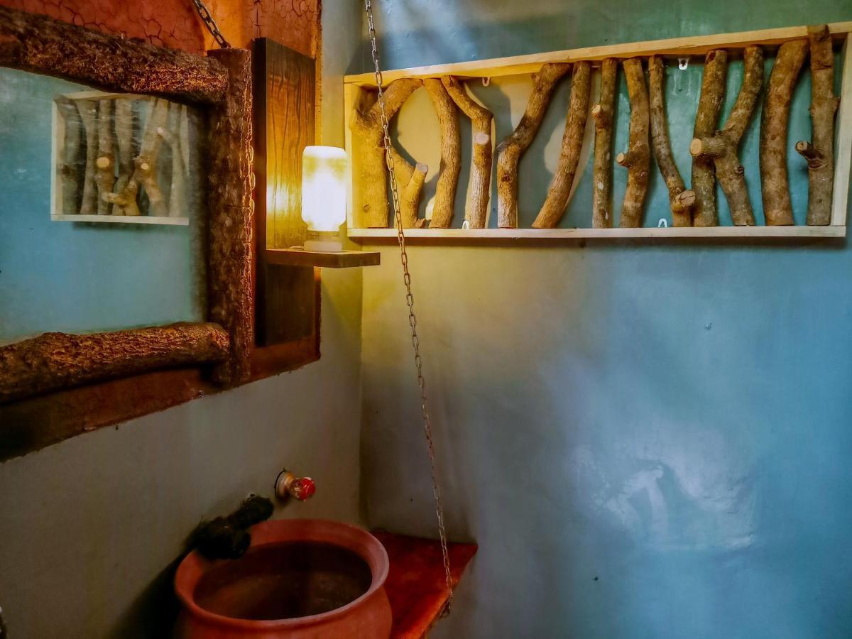 Experience The Comforts Of An Amazing Treehouse Сигирия Екстериор снимка