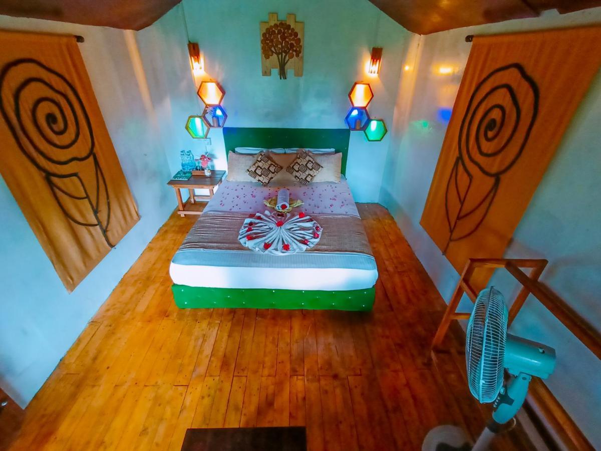 Experience The Comforts Of An Amazing Treehouse Сигирия Екстериор снимка
